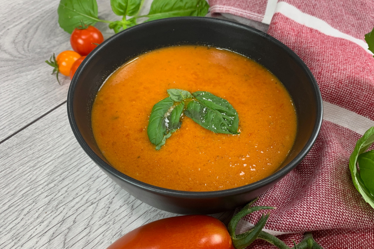 http://debbieskitchencorner.com/wp-content/uploads/2021/10/Vegan-Tomato-Soup-Blog.png