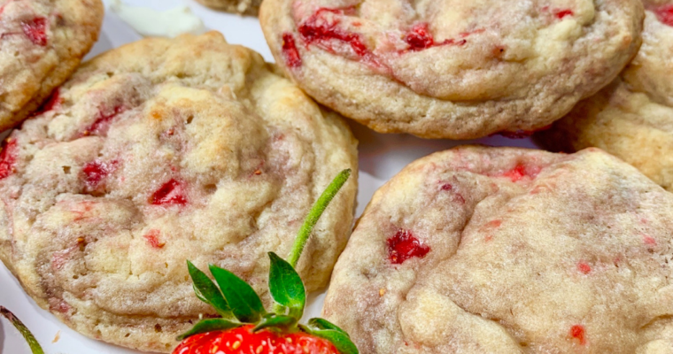 Strawberry Cheesecake Cookies