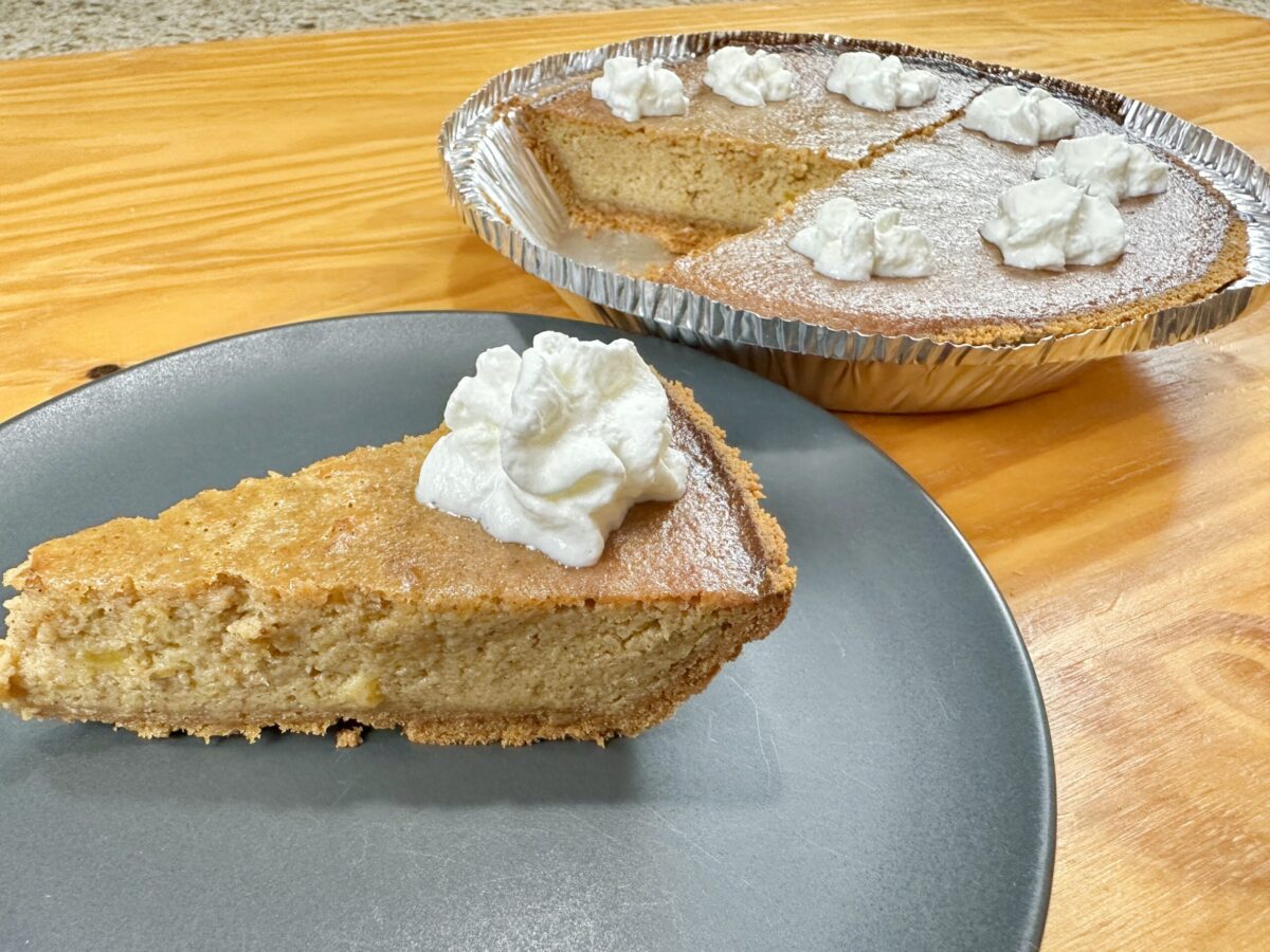 Simple, Warm, and Spicy Pumpkin Pie With Graham Cracker Crust for Fall